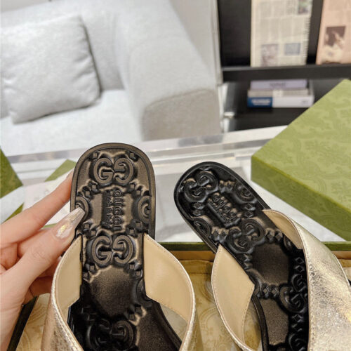 High Quality Luxury Gucci Interlocking Double G Flip Flops – Style 33555 product detail