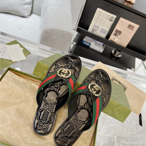 High Quality Luxury Gucci Interlocking Double G Flip Flops – Style 64627 product detail
