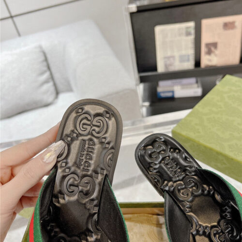 High Quality Luxury Gucci Interlocking Double G Flip Flops – Style 64627 product detail