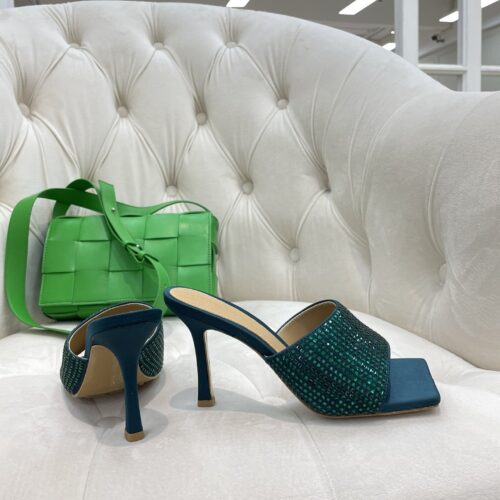 High Quality Luxury Bottega Veneta New Square Diamond Slippers – Style 08838 product detail
