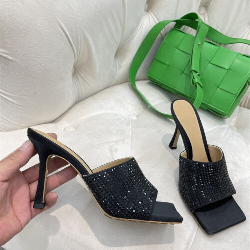 High Quality Luxury Bottega Veneta New Square Diamond Slippers – Style 00358 product detail