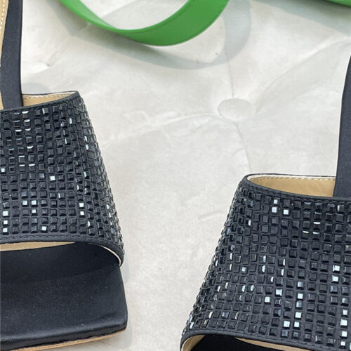High Quality Luxury Bottega Veneta New Square Diamond Slippers – Style 00358 product detail