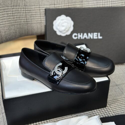 High Quality Luxury Chanel Spring And Summer Crystal Double C Loafers