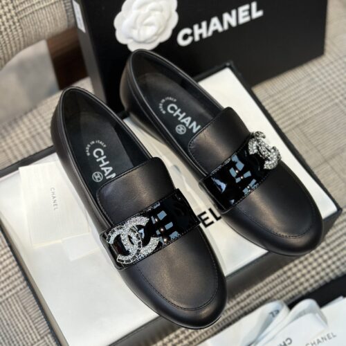 High Quality Luxury Chanel Spring And Summer Crystal Double C Loafers alternate view