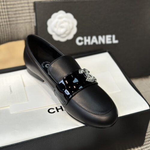 High Quality Luxury Chanel Spring And Summer Crystal Double C Loafers product detail