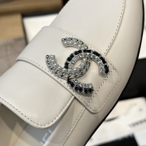 High Quality Luxury Chanel Spring And Summer Crystal Double C Loafers – Style 89702 product detail