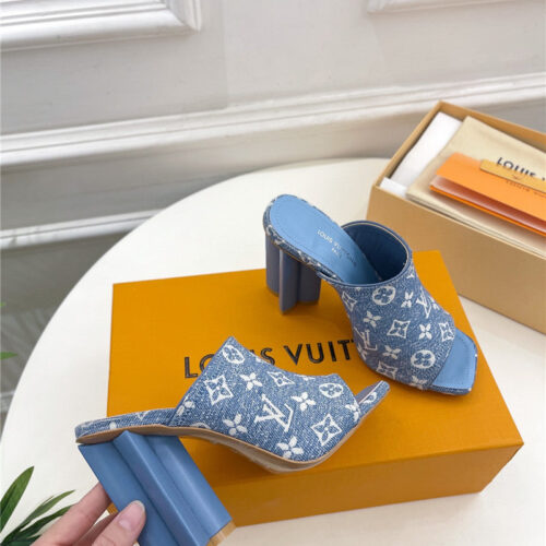 High Quality Luxury Louis Vuitton Plum Blossoms And Slippers alternate view