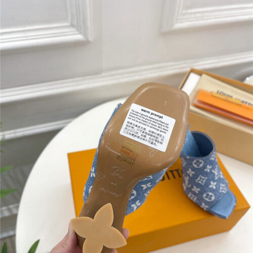 High Quality Luxury Louis Vuitton Plum Blossoms And Slippers product detail