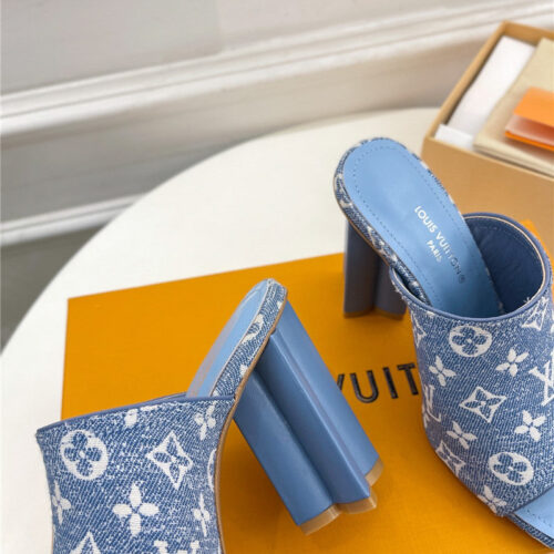 High Quality Luxury Louis Vuitton Plum Blossoms And Slippers product detail