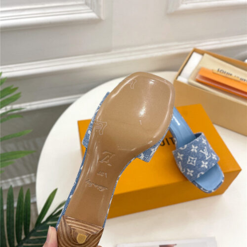 High Quality Luxury Louis Vuitton Latest Slippers product detail