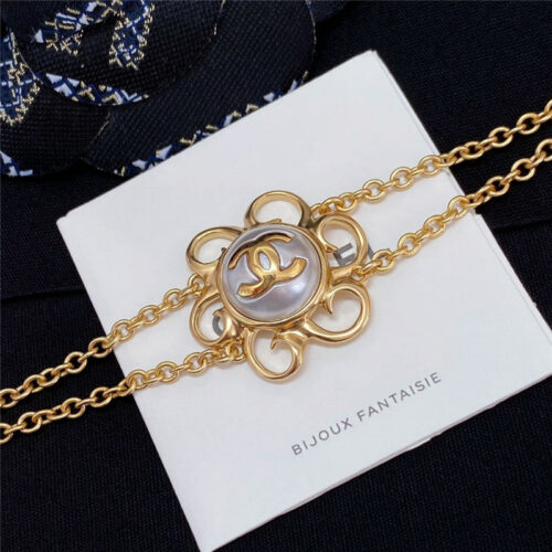 High Quality Luxury Chanel Sunflower Double C Pearl Necklace alternate view