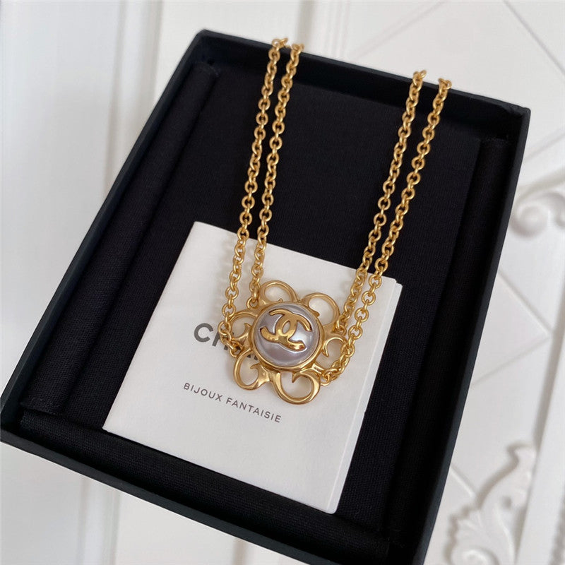 High Quality Luxury Chanel Sunflower Double C Pearl Necklace product detail