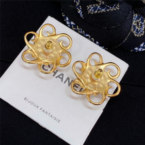 High Quality Luxury Chanel Sunflower Double C Pearl Earrings product detail
