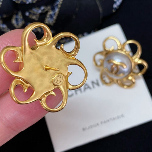 High Quality Luxury Chanel Sunflower Double C Pearl Earrings product detail