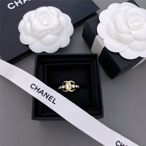 High Quality Luxury Chanel Xiangling Diamond Gold C Ring product detail