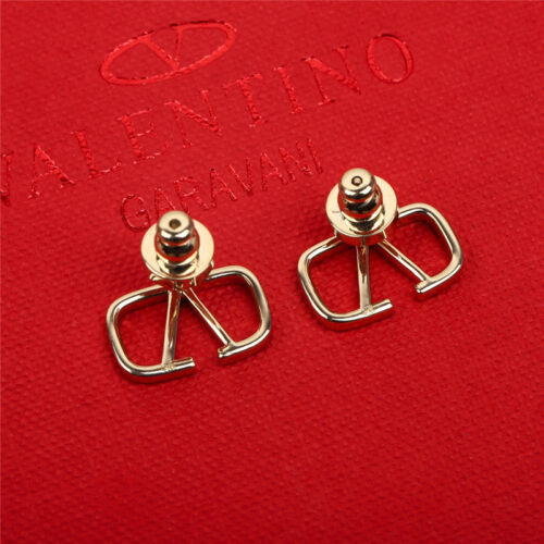 High Quality Luxury Valentino Simple And Elegant Logo Logo Earrings product detail