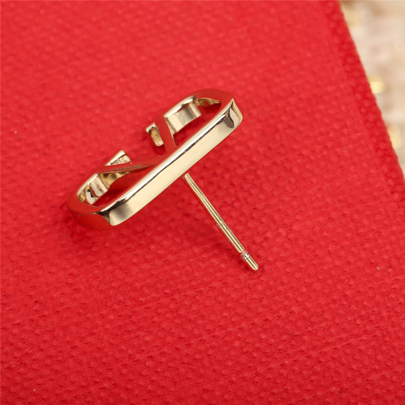 High Quality Luxury Valentino Simple And Elegant Logo Logo Earrings product detail