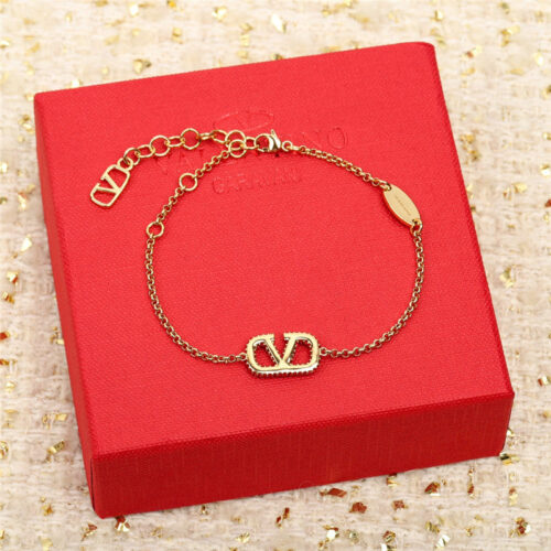 High Quality Luxury Valentino Full Diamond Bracelet – Style 51227