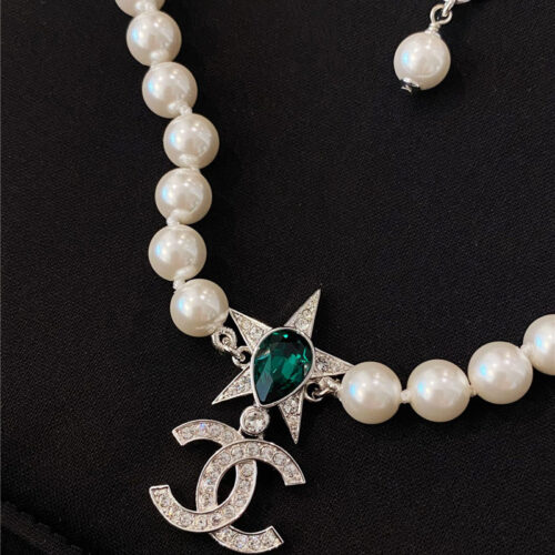 High Quality Luxury Chanel Green Water Drop Diamond Green Necklace alternate view