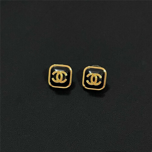 High Quality Luxury Chanel Understated Elegant Earrings