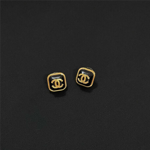 High Quality Luxury Chanel Understated Elegant Earrings product detail