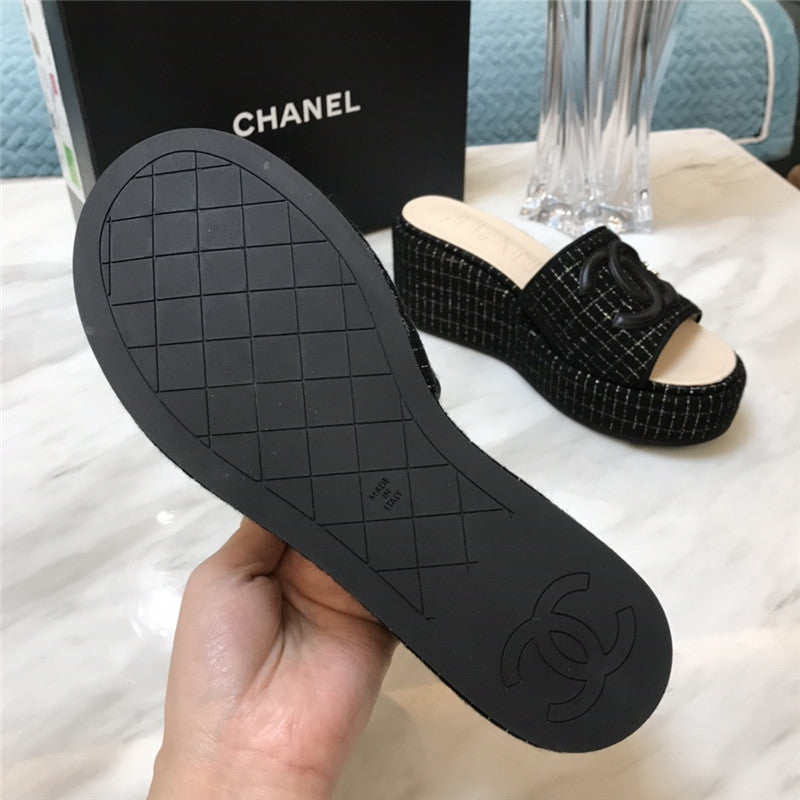High Quality Luxury Chanel New Large Double C Lazy Platform Slippers product detail