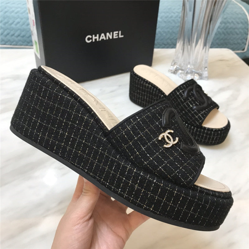 High Quality Luxury Chanel New Large Double C Lazy Platform Slippers product detail