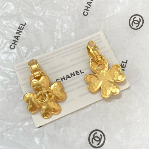 High Quality Luxury Chanel Four-Leaf Flower Ear Clip product detail