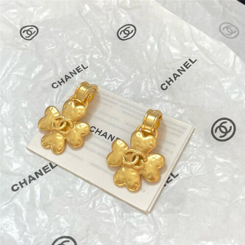High Quality Luxury Chanel Four-Leaf Flower Ear Clip product detail