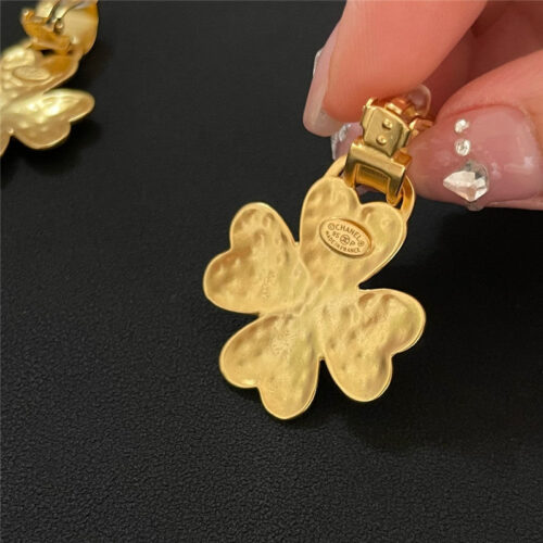 High Quality Luxury Chanel Four-Leaf Flower Ear Clip alternate view