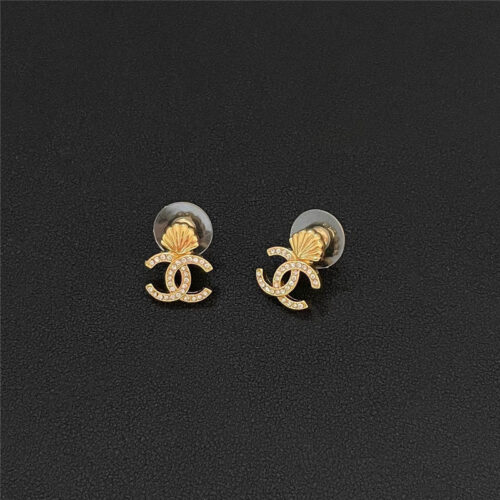 High Quality Luxury Chanel Simple Middle-Aged Earrings product detail