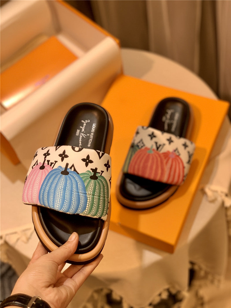High Quality Luxury Louis Vuitton Couple Slippers – Style 90275 product detail