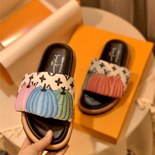 High Quality Luxury Louis Vuitton Couple Slippers – Style 59203 product detail