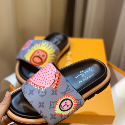 High Quality Luxury Louis Vuitton Couple Slippers – Style 24739 product detail
