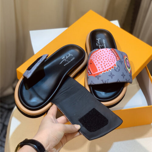 High Quality Luxury Louis Vuitton Couple Slippers – Style 24739 product detail