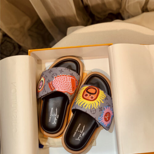 High Quality Luxury Louis Vuitton Couple Slippers – Style 24739 product detail