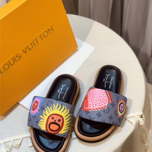 High Quality Luxury Louis Vuitton Couple Slippers – Style 24739