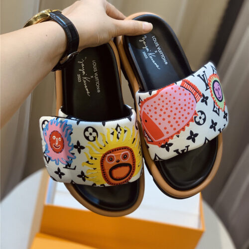 High Quality Luxury Louis Vuitton Couple Slippers – Style 55811 alternate view