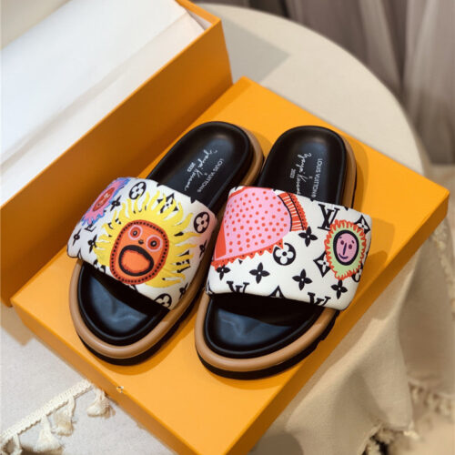 High Quality Luxury Louis Vuitton Couple Slippers – Style 55811