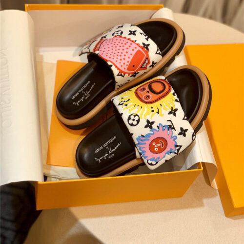 High Quality Luxury Louis Vuitton Couple Slippers – Style 55811 product detail