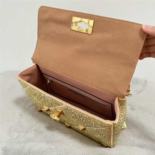 High Quality Luxury Valentino Garavani Roman Stud Crystal Shoulder Bag product detail