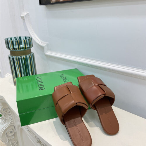 High Quality Luxury Bottega Veneta Patch Slides – Style 46086 product detail