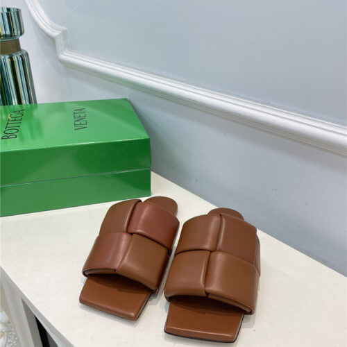 High Quality Luxury Bottega Veneta Patch Slides – Style 46086 product detail