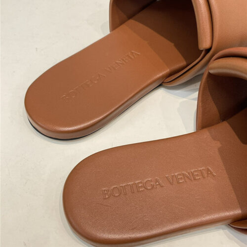 High Quality Luxury Bottega Veneta Patch Slides – Style 46086 product detail