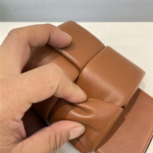 High Quality Luxury Bottega Veneta Patch Slides – Style 46086 product detail
