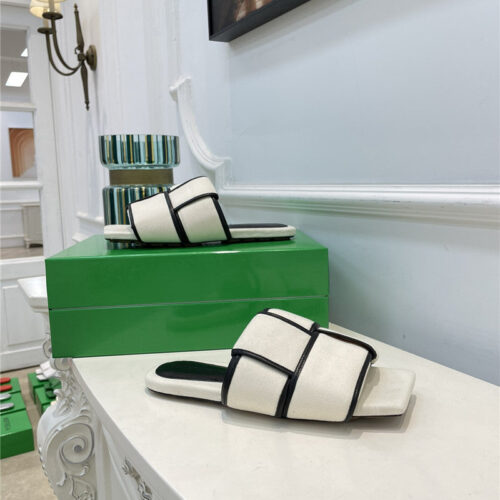 High Quality Luxury Bottega Veneta Patch Slides – Style 82246