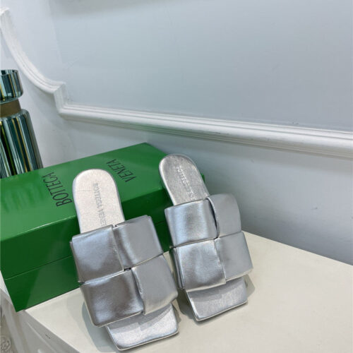 High Quality Luxury Bottega Veneta Patch Slides – Style 77158 product detail