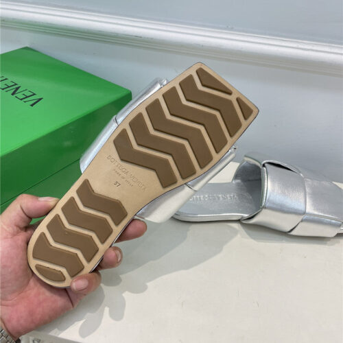 High Quality Luxury Bottega Veneta Patch Slides – Style 77158 product detail