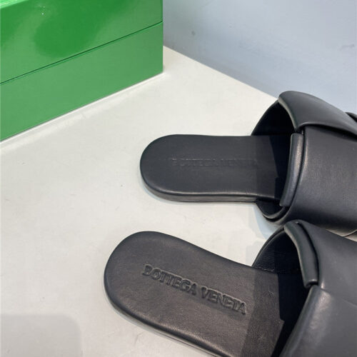High Quality Luxury Bottega Veneta Patch Slides – Style 52870 product detail