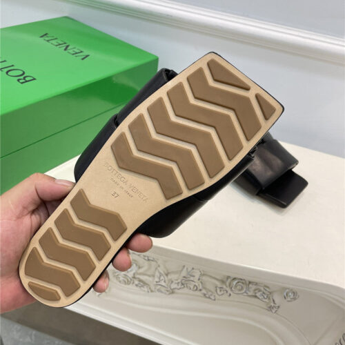 High Quality Luxury Bottega Veneta Patch Slides – Style 52870 product detail